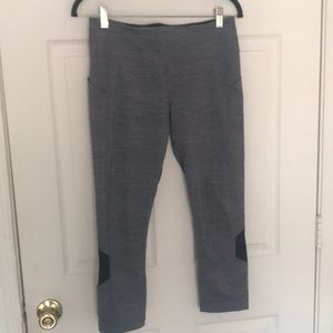 Grey 7/8th lululemon legging with pockets